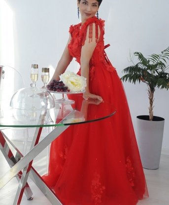 Мои услуги направлены на удовлетворение твоих самых сокровенных желаний. Я предлагаю незабываемый опыт, полный страсти и наслаждения. У меня есть фотографии, которые подтверждают мою неповторимую красоту и аппетитные формы. Подарю тебе море нежности и ласки, массаж и многое другое. За время проведенное со мной, ты забудешь о всех своих заботах и сможешь полностью расслабиться. Мои услуги доступны только для адекватных и щедрых мужчин. У меня есть положительные отзывы, которые говорят о моей профессионализме и умении приносить удовлетворение. Встреча со мной будет незабываемым событием в твоей жизни! So don't be shy, let's have some fun! 😉 2744, 47 лет