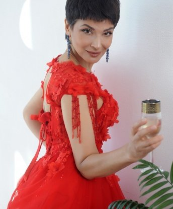 Мои услуги направлены на удовлетворение твоих самых сокровенных желаний. Я предлагаю незабываемый опыт, полный страсти и наслаждения. У меня есть фотографии, которые подтверждают мою неповторимую красоту и аппетитные формы. Подарю тебе море нежности и ласки, массаж и многое другое. За время проведенное со мной, ты забудешь о всех своих заботах и сможешь полностью расслабиться. Мои услуги доступны только для адекватных и щедрых мужчин. У меня есть положительные отзывы, которые говорят о моей профессионализме и умении приносить удовлетворение. Встреча со мной будет незабываемым событием в твоей жизни! So don't be shy, let's have some fun! 😉 2744, 47 лет